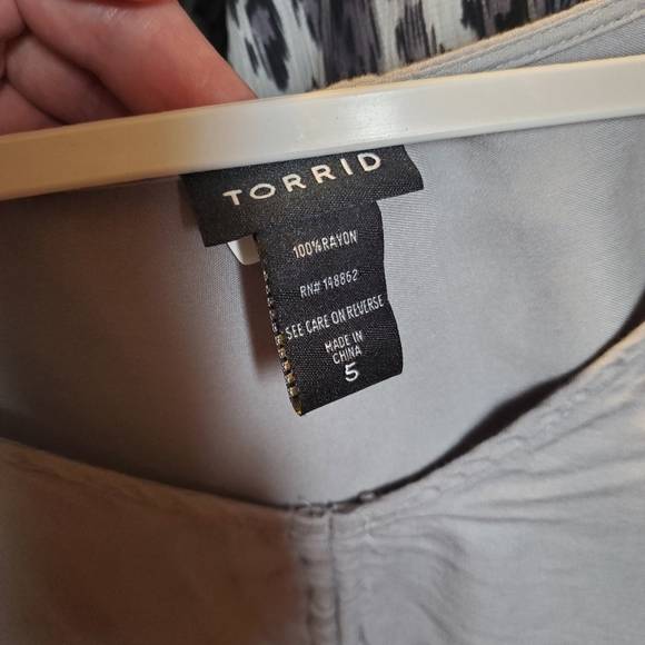Torrid Top - Picture 2 of 2